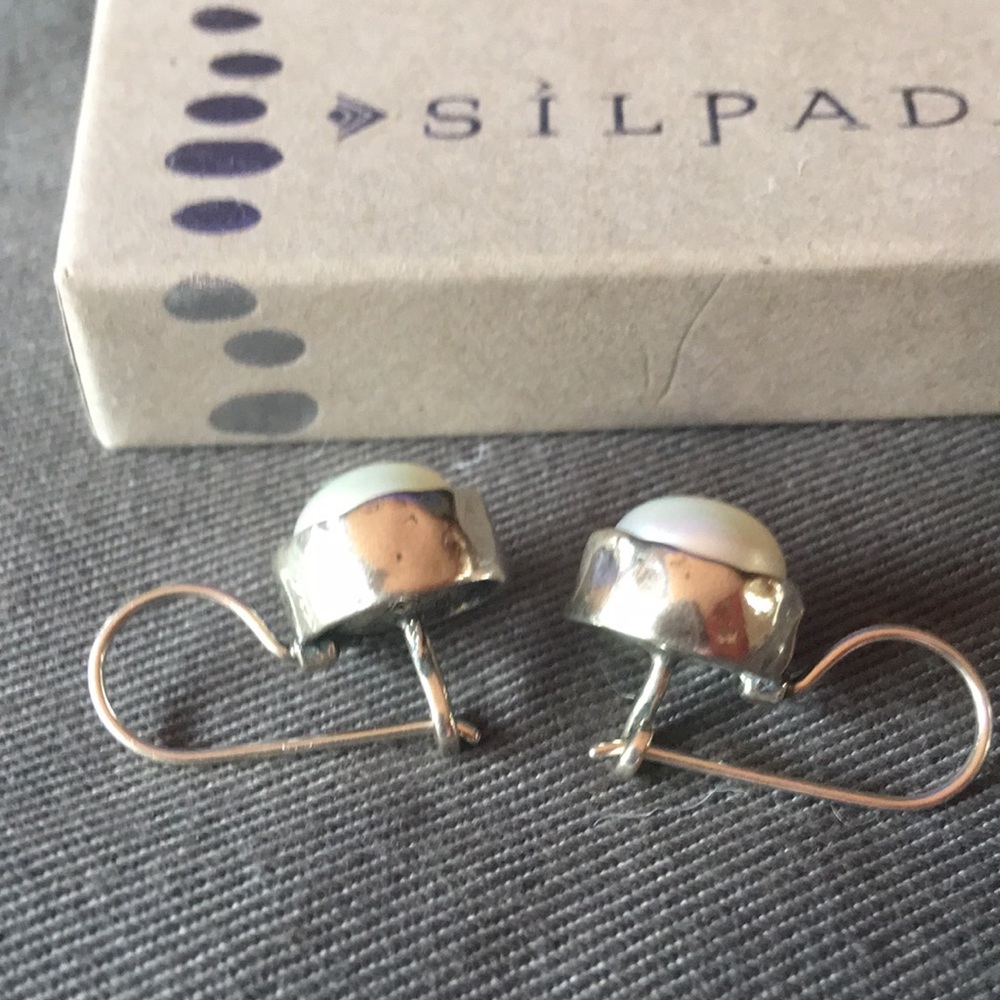 Silpada SS Pearl Locking Dangle Hammered Earrings - Picture 3 of 3